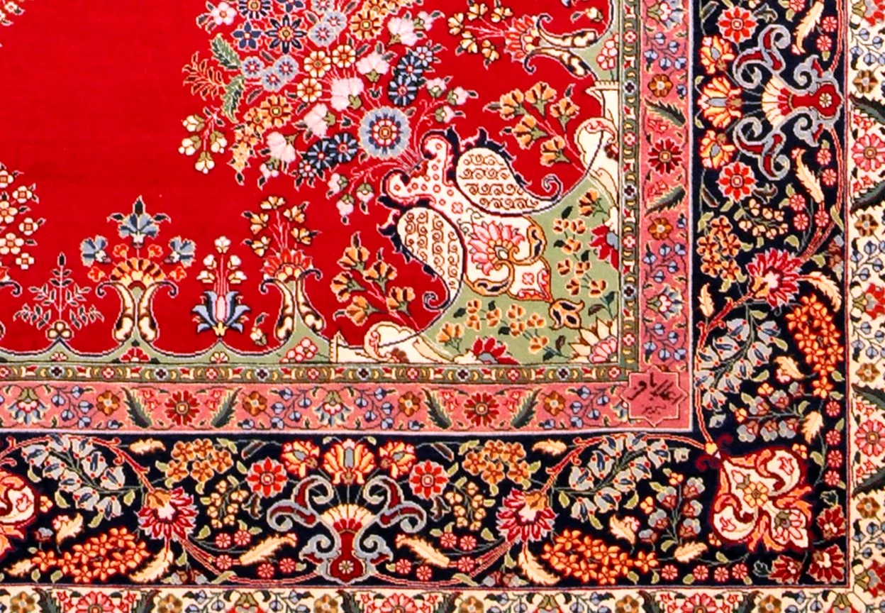 Персидский ковер красный