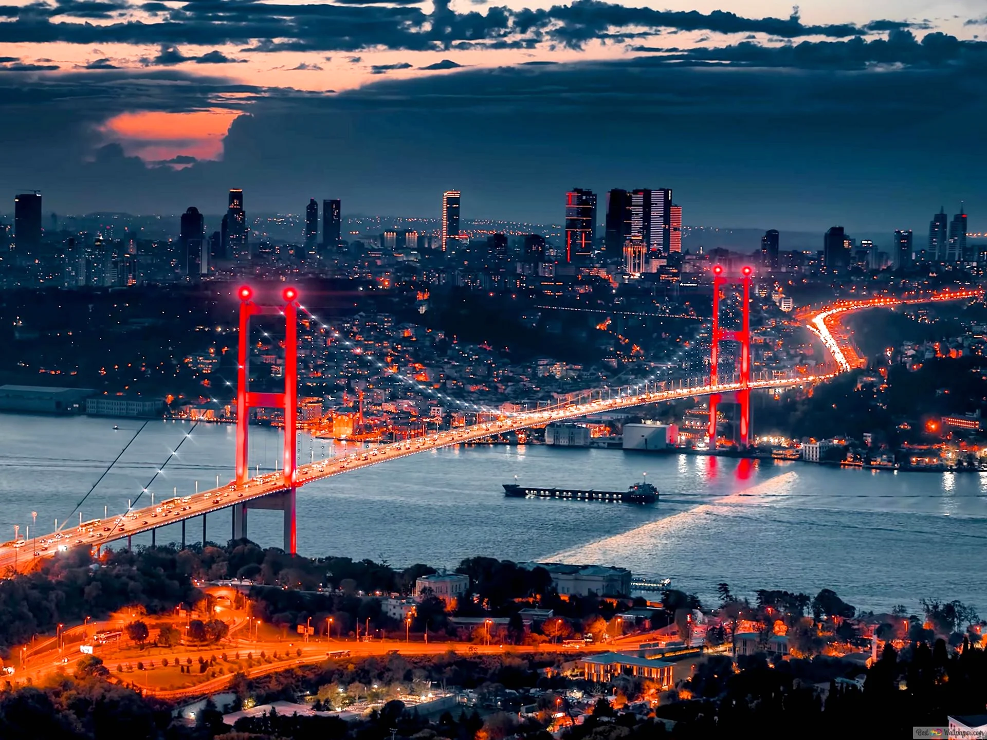 Первый Босфорский мост в Стамбуле