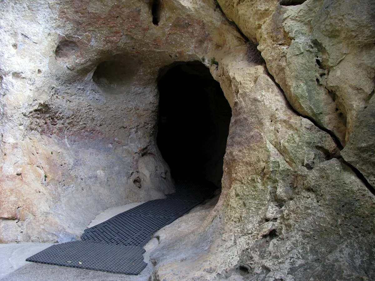 Пещера фон де Гом