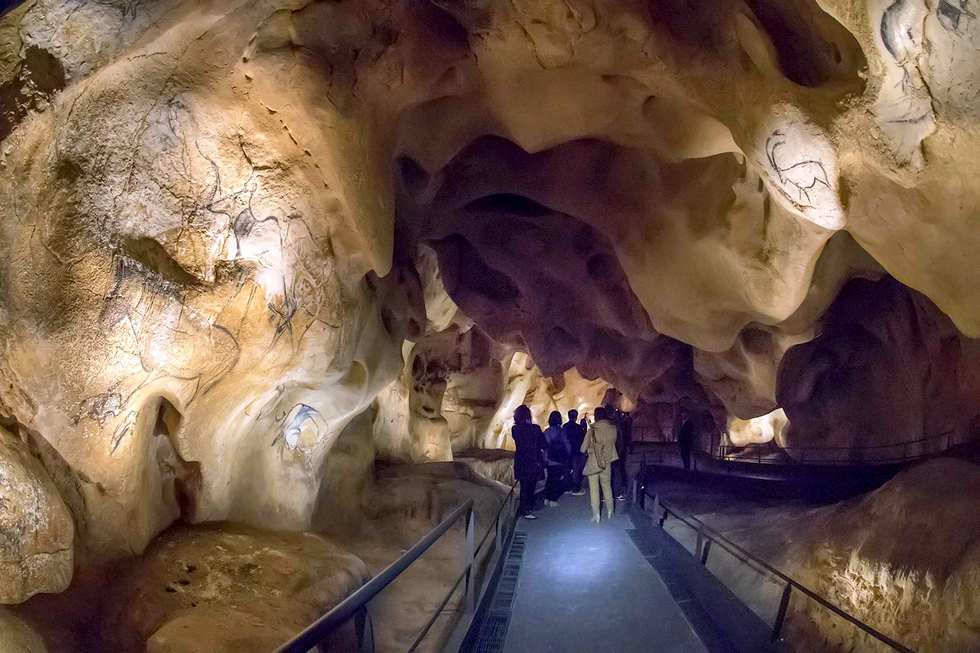 Пещера Шове Пон д АРК