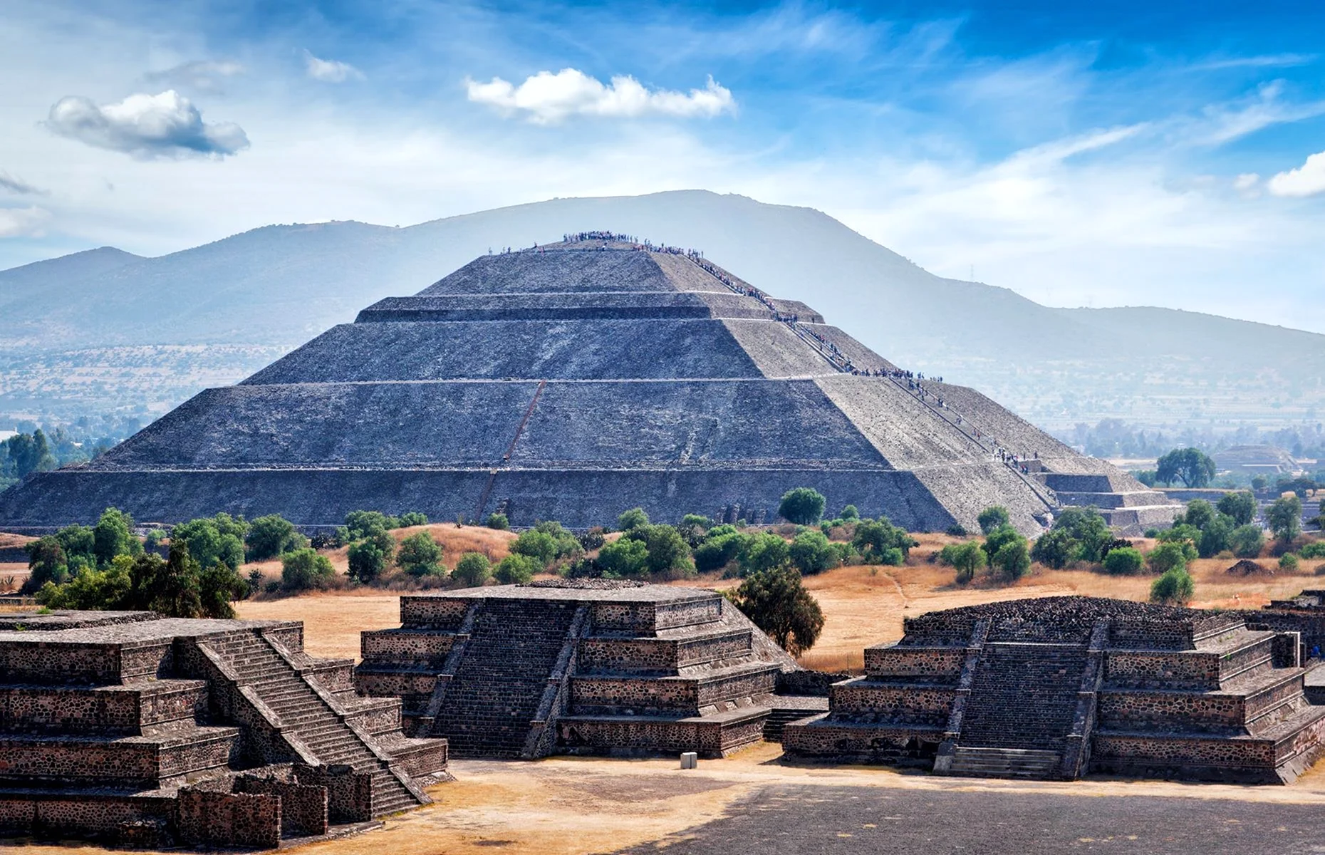 Пирамида Кецалькоатля в Теотиуакане