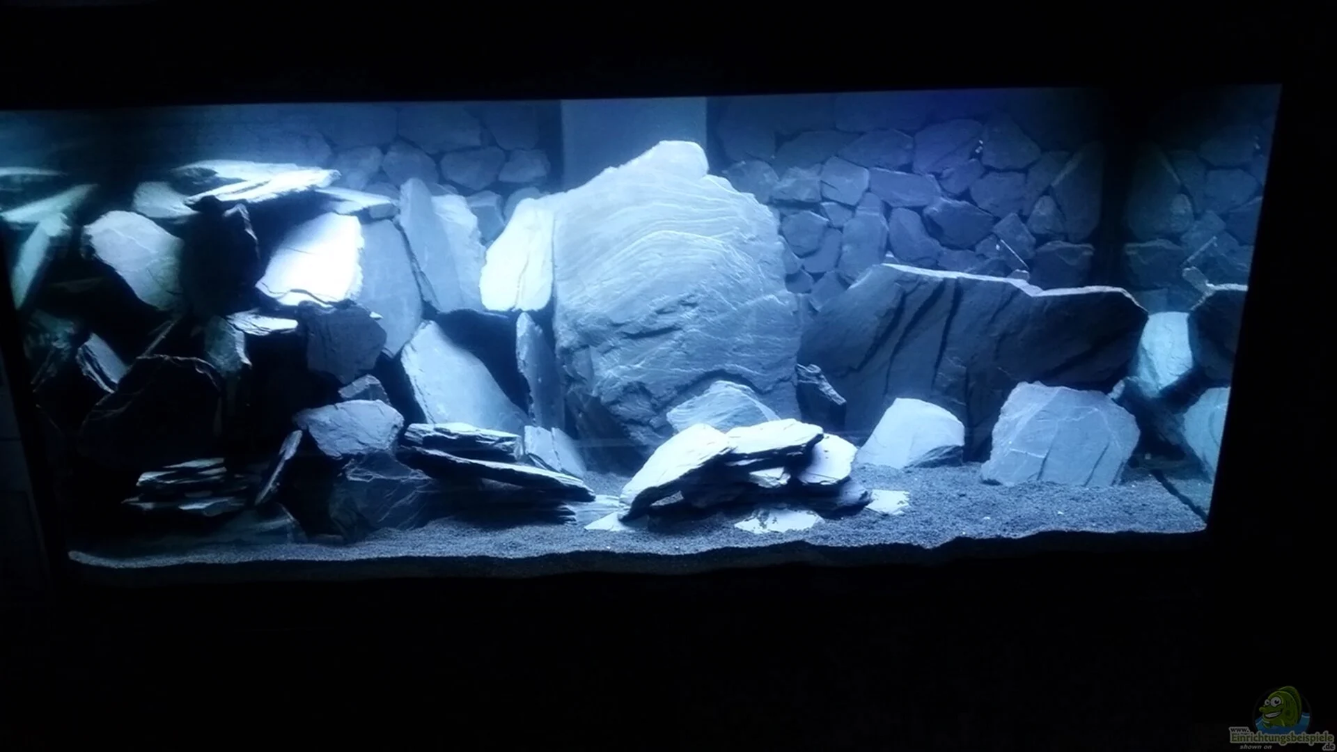 Плоские камни для аквариума