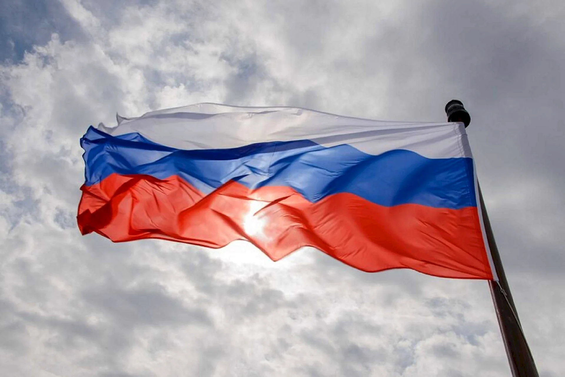 Развевающийся флаг России