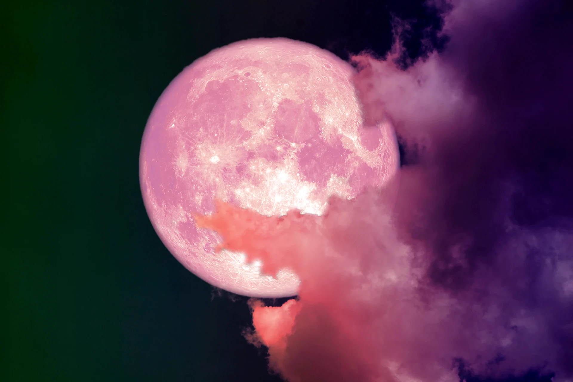 Розовая Луна