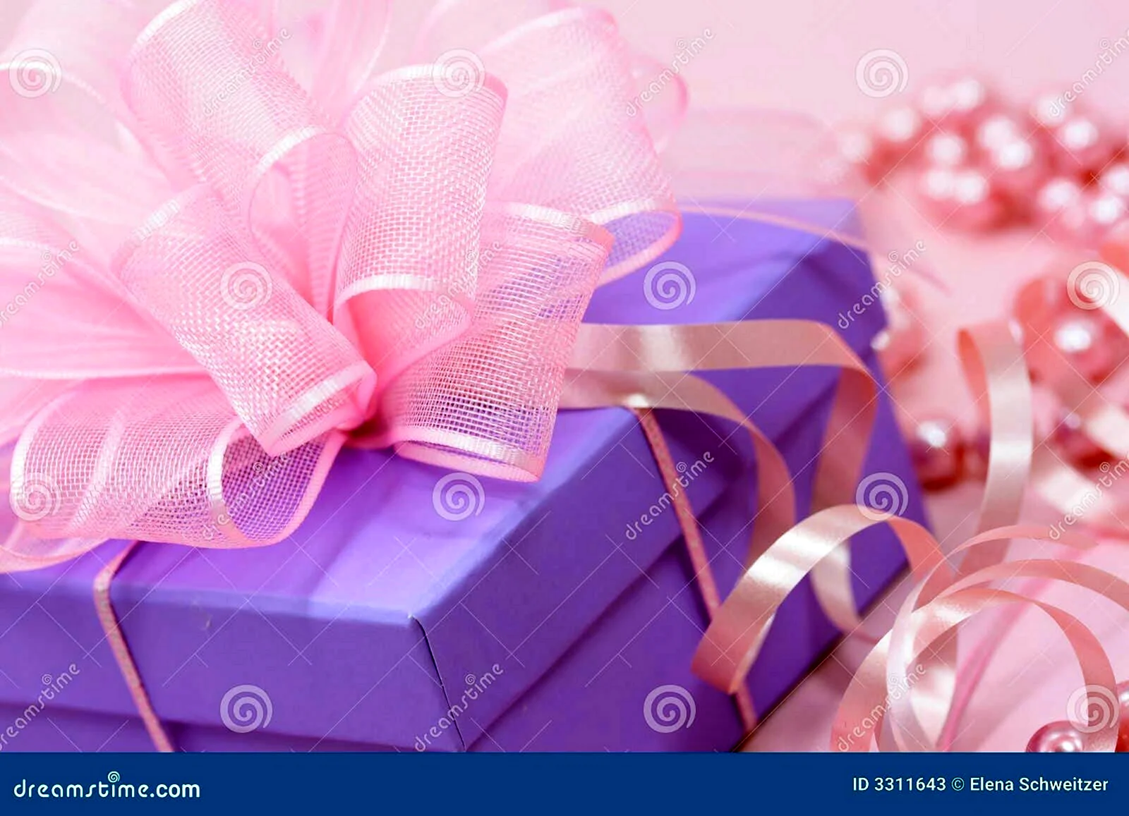 Розово голубой подарок