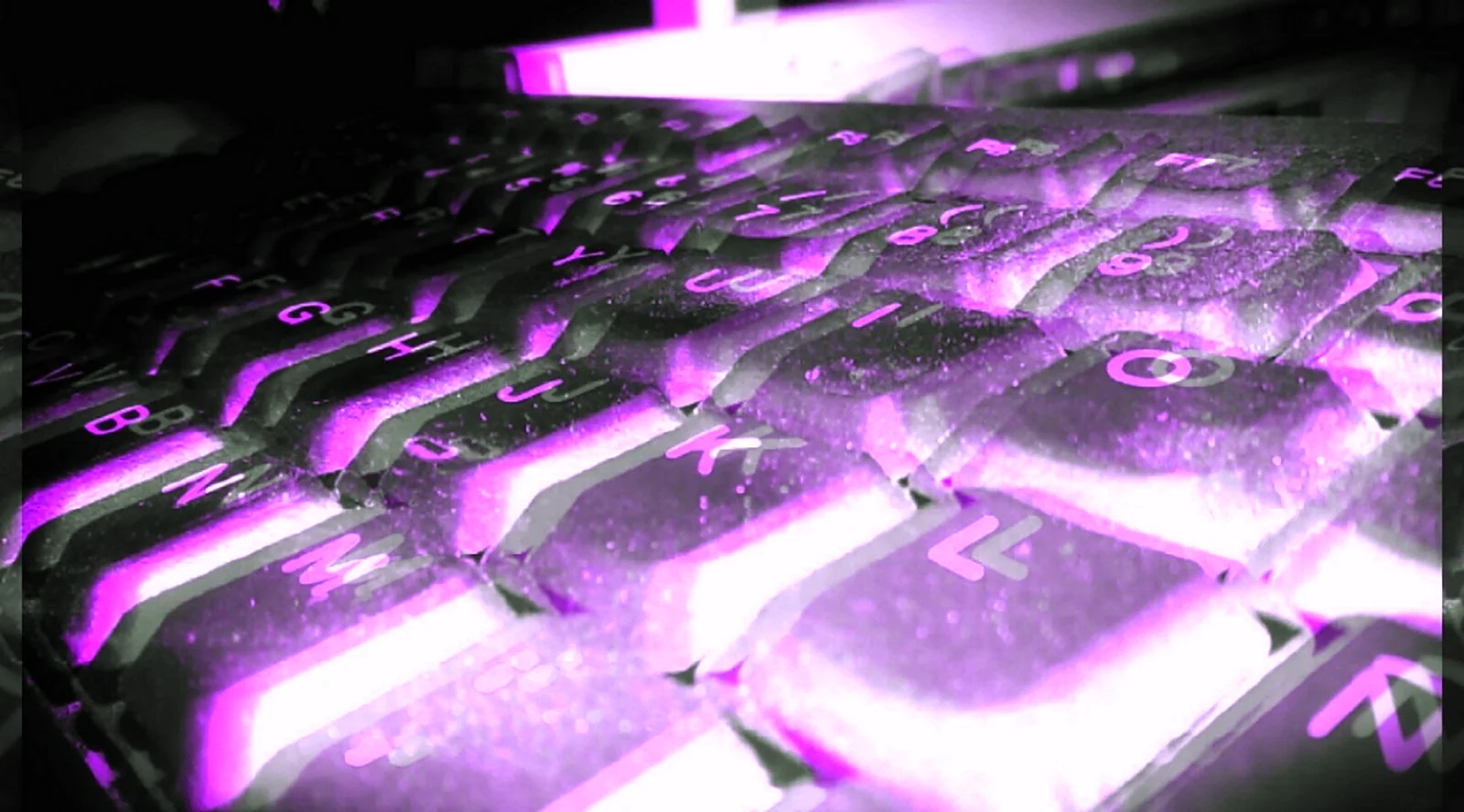 Розовые обои на клавиатуру