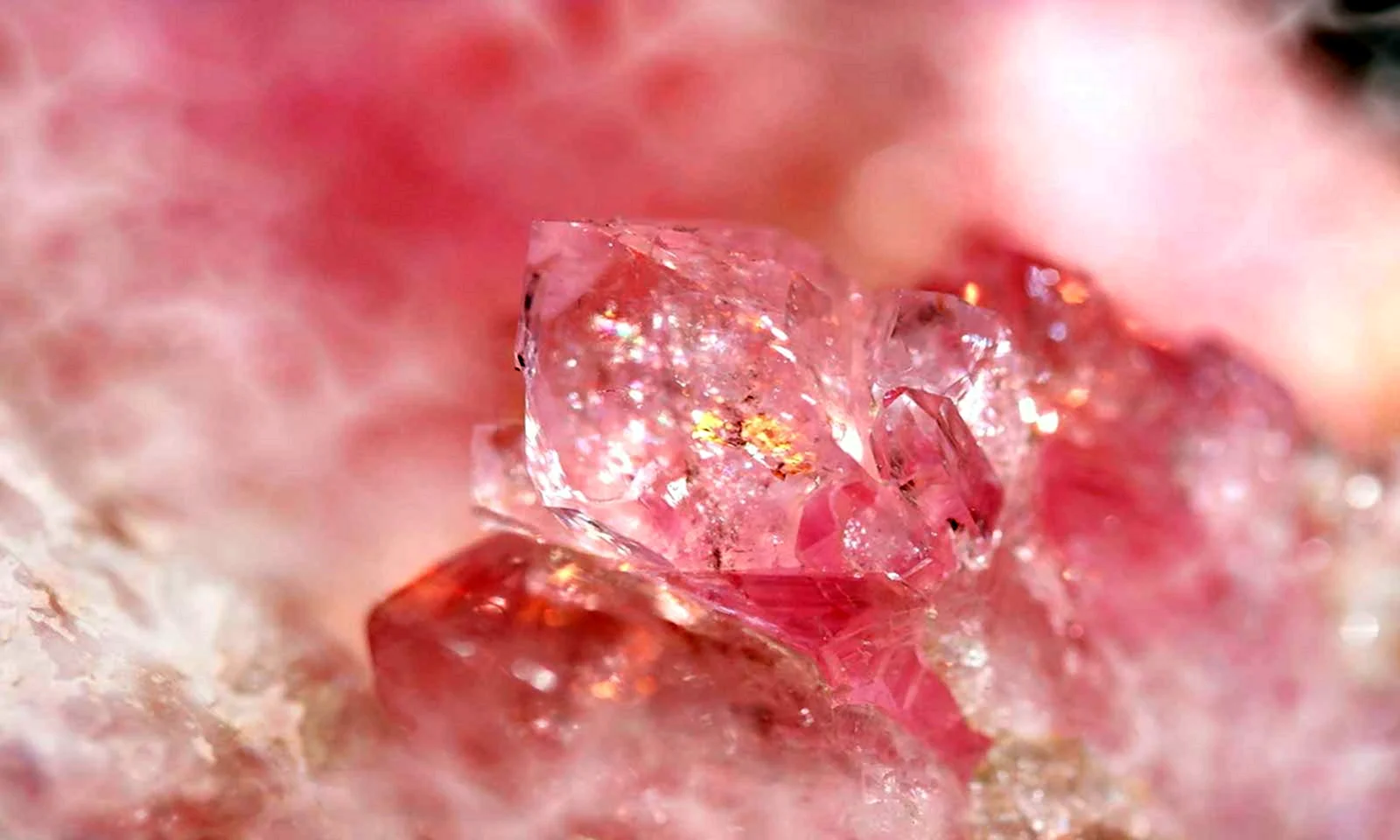 Розовый кварц минерал