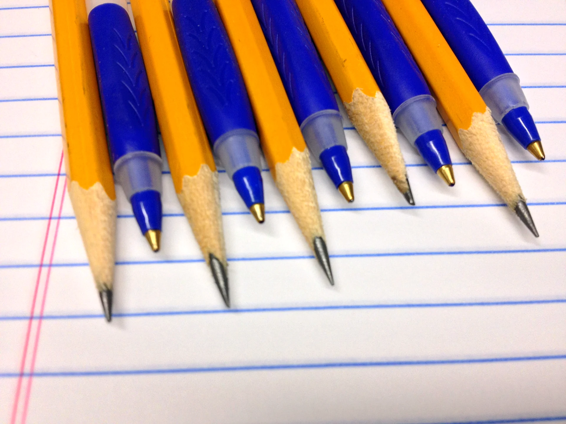 Ручка Pencil