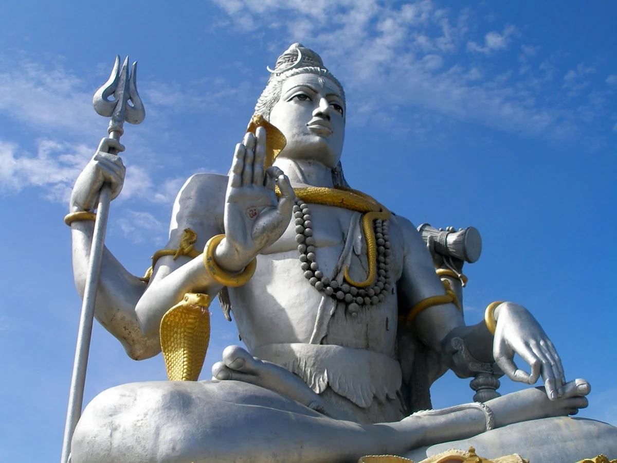 Рудра Шива статуя