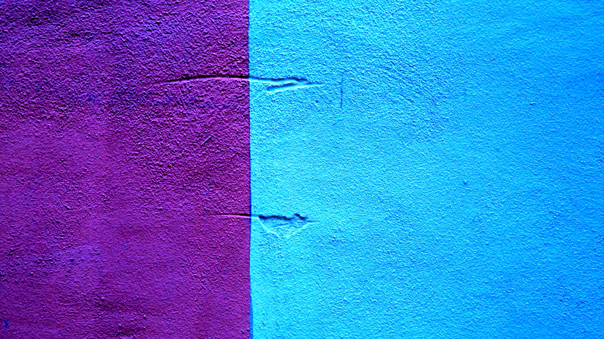 Синяя стена