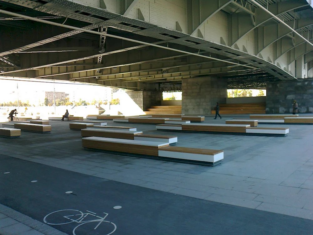 Скейтпарк под мостом парк культуры