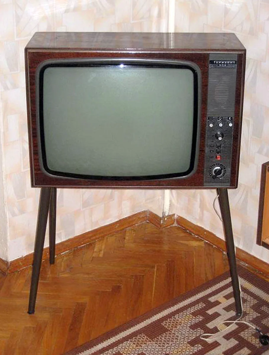 Советский телевизор Горизонт 206
