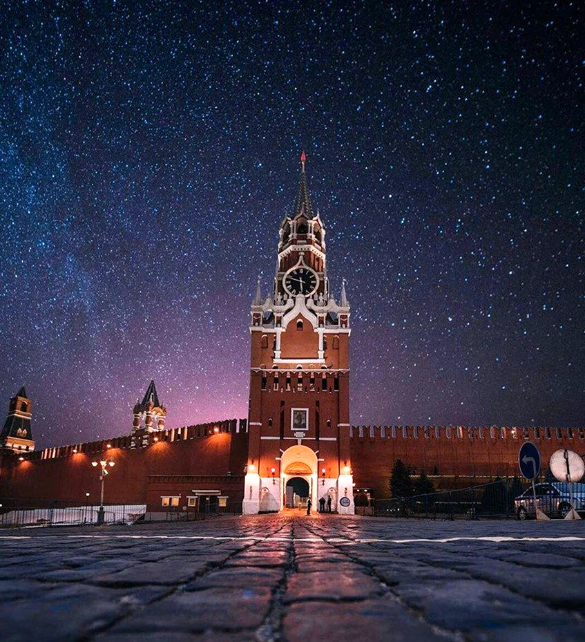 Спасская башня Московского Кремля звезда