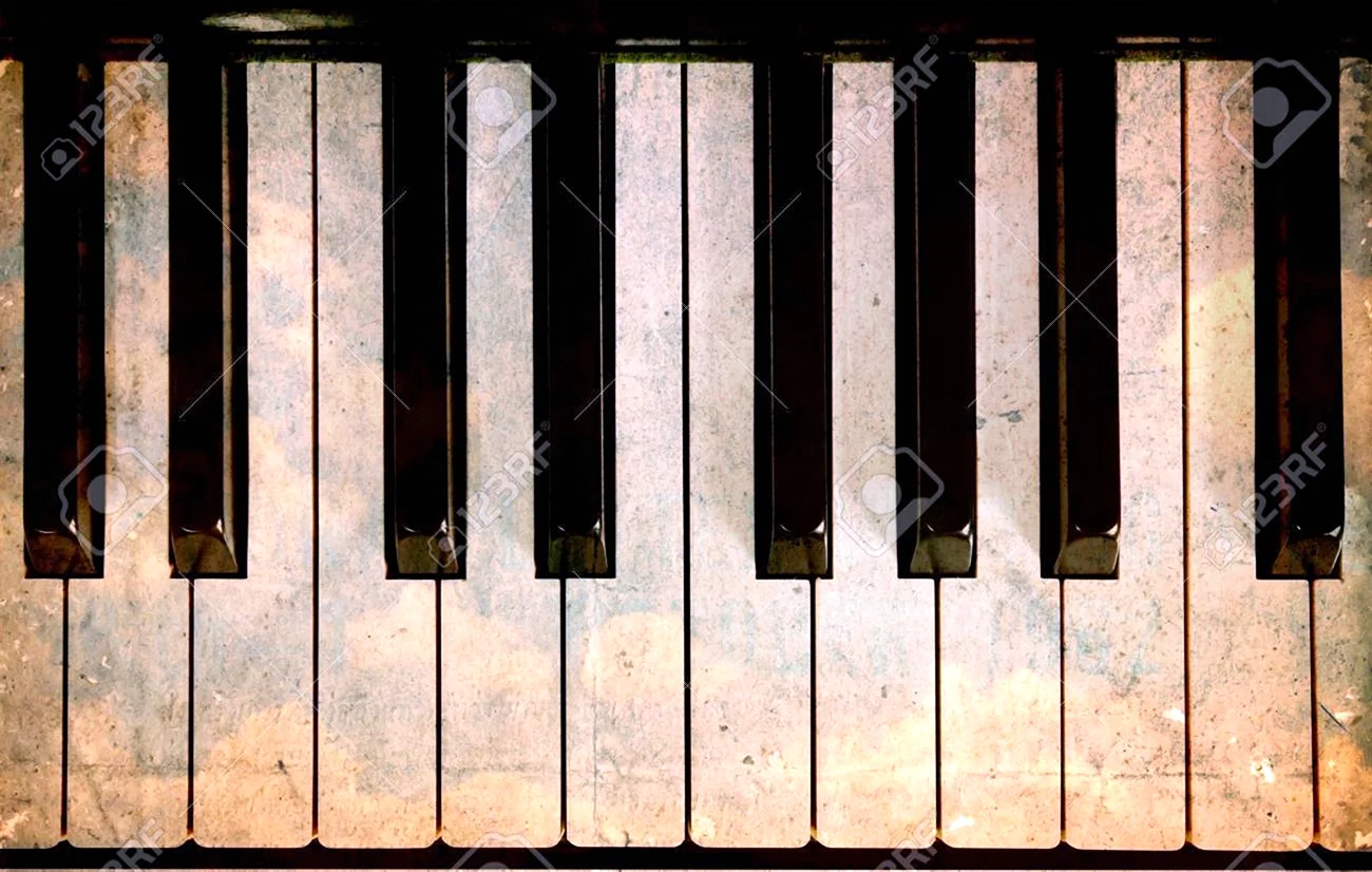 Старое пианино вид сверху