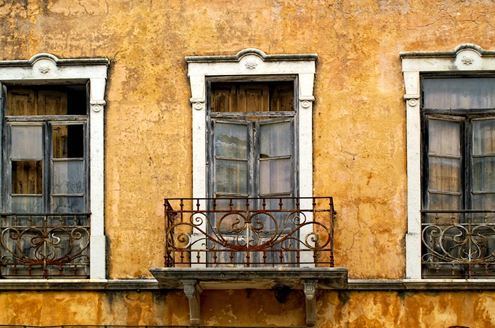 Старый балкон