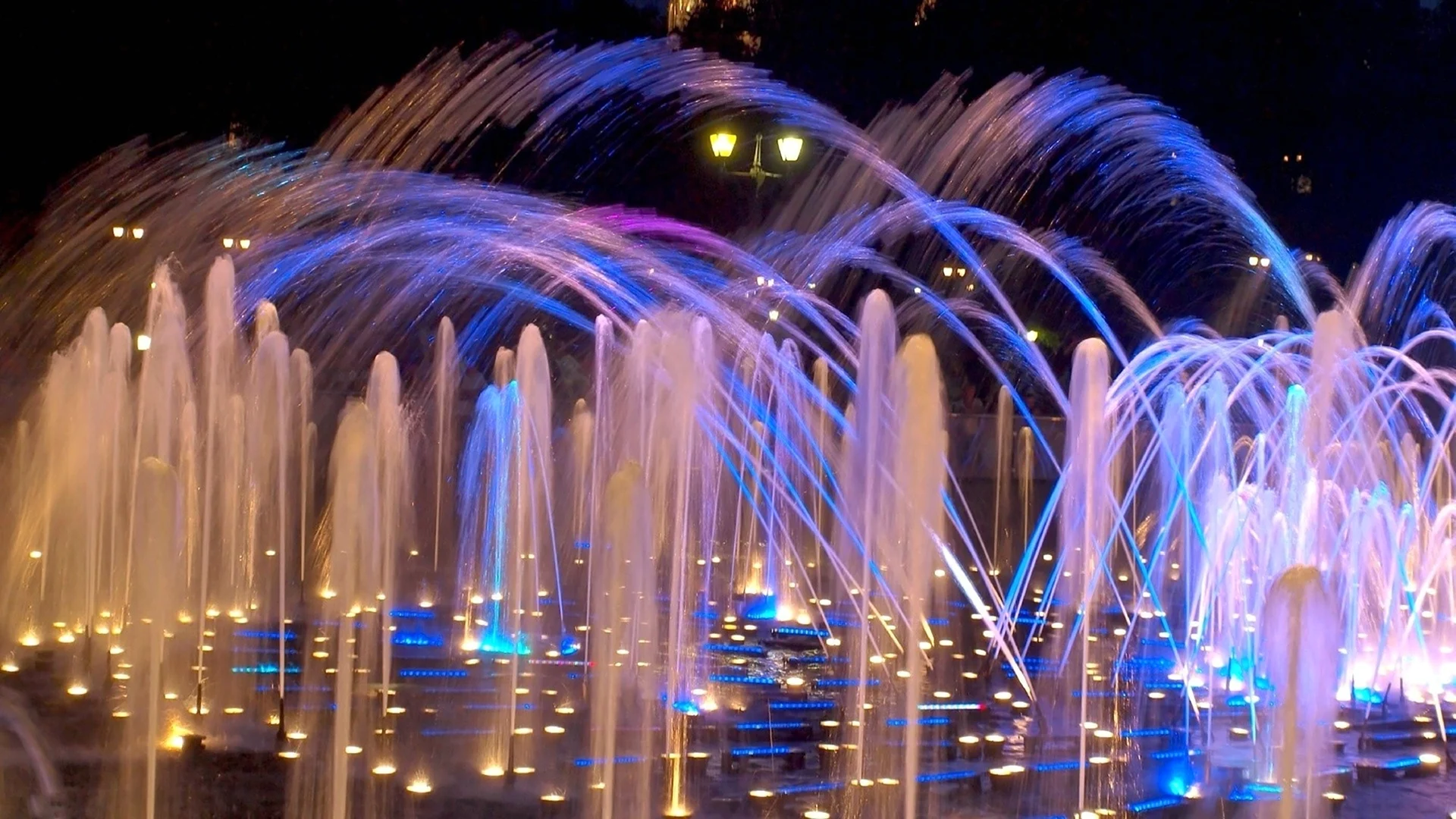 Светомузыкальный фонтан в Грозном