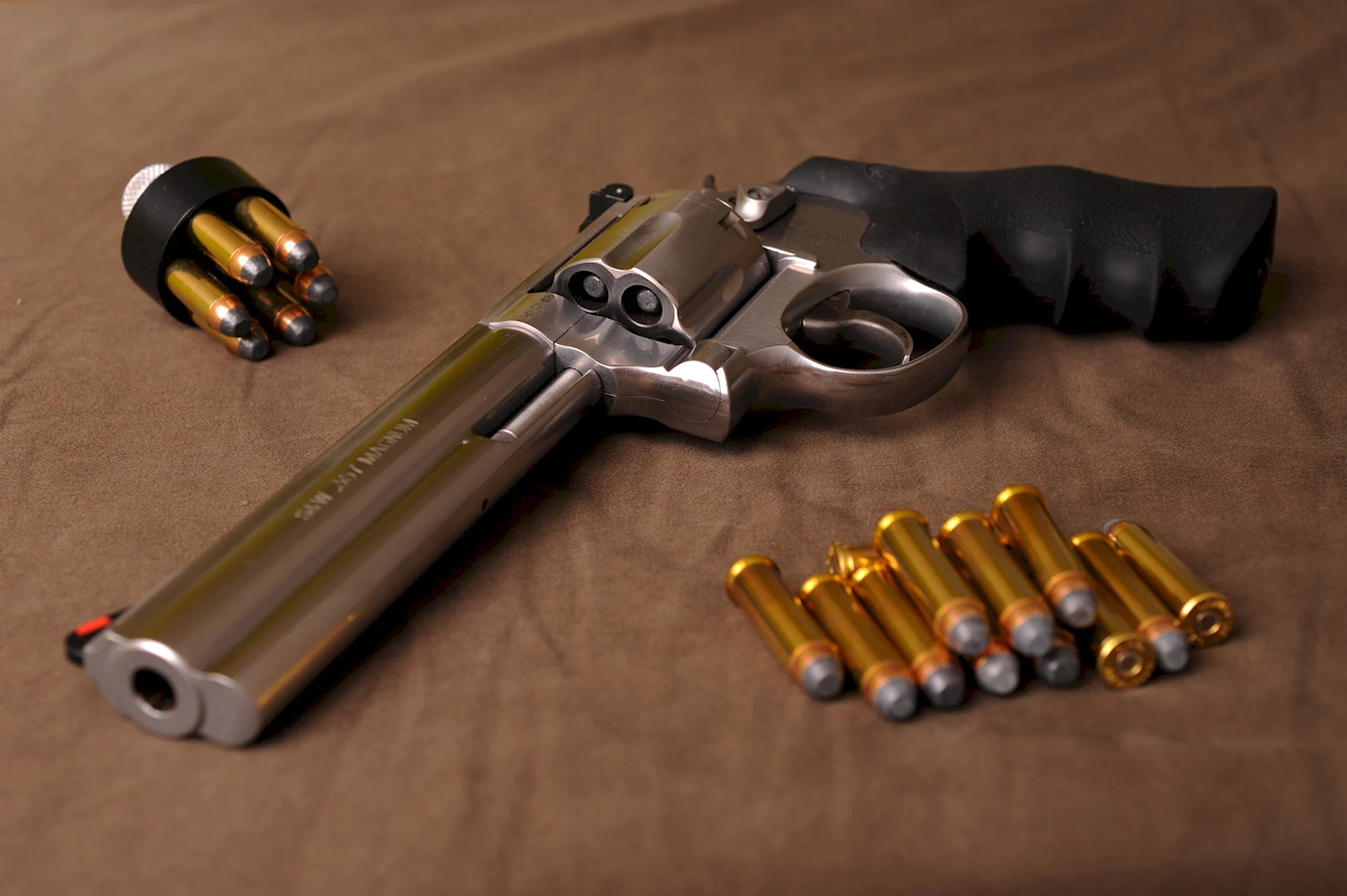 SW 500 Magnum револьвер
