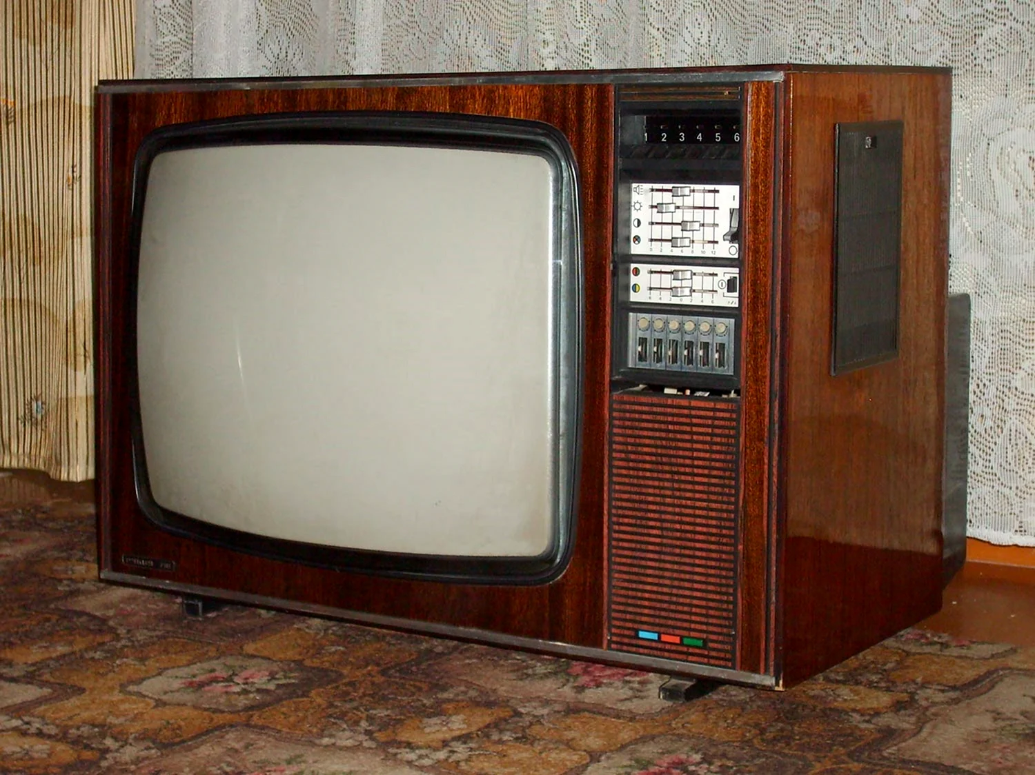 Телевизор Рубин 718