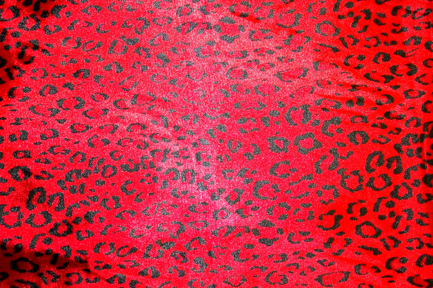 Ткань красный леопард