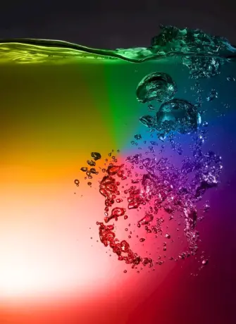 Цветной в воде