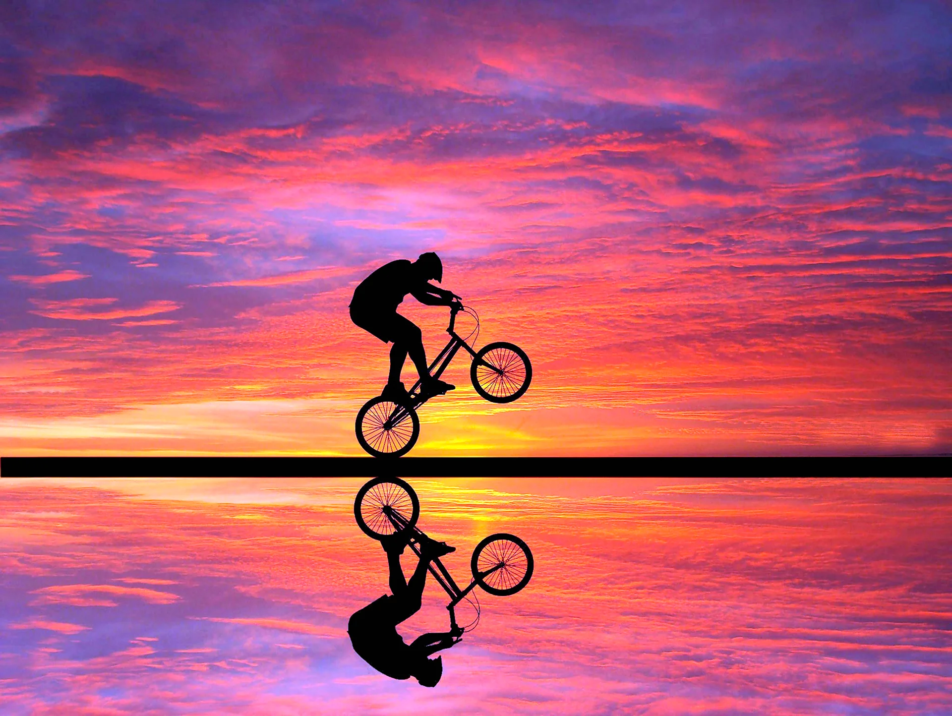 Велосипедист на закате