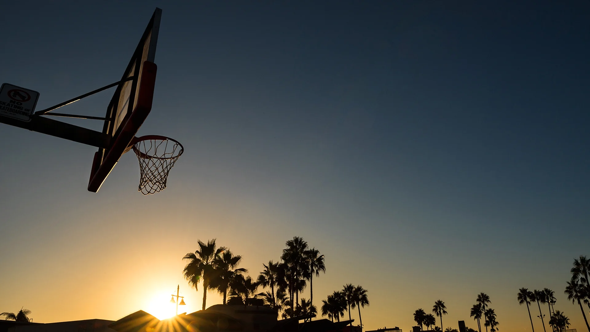 Венис Бич Лос Анджелес баскетбольные площадки