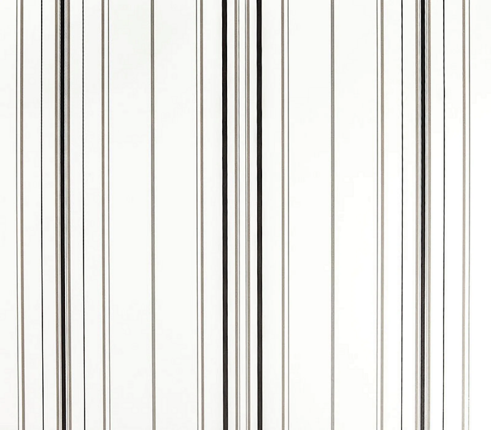 Вертикальная линия на белом фоне