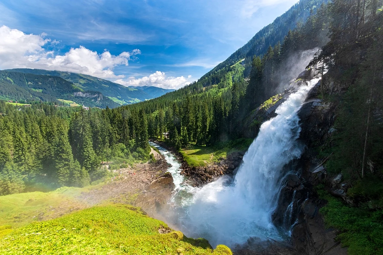 Водопад в Альпах