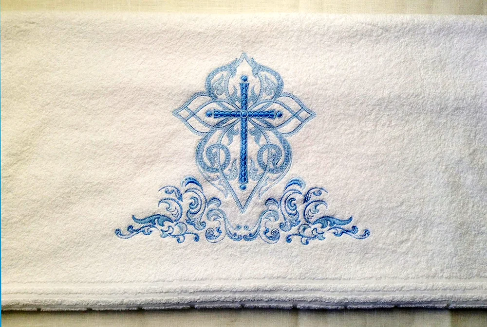 Вышивка крестиком на полотенце для крещения