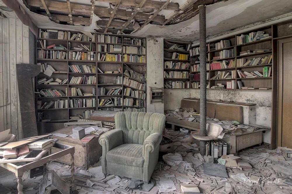 Заброшенная библиотека