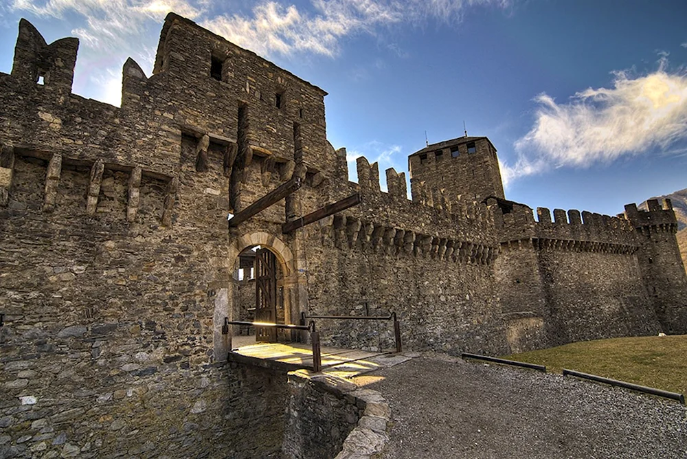 Замок Монтебелло Castello di Montebello.