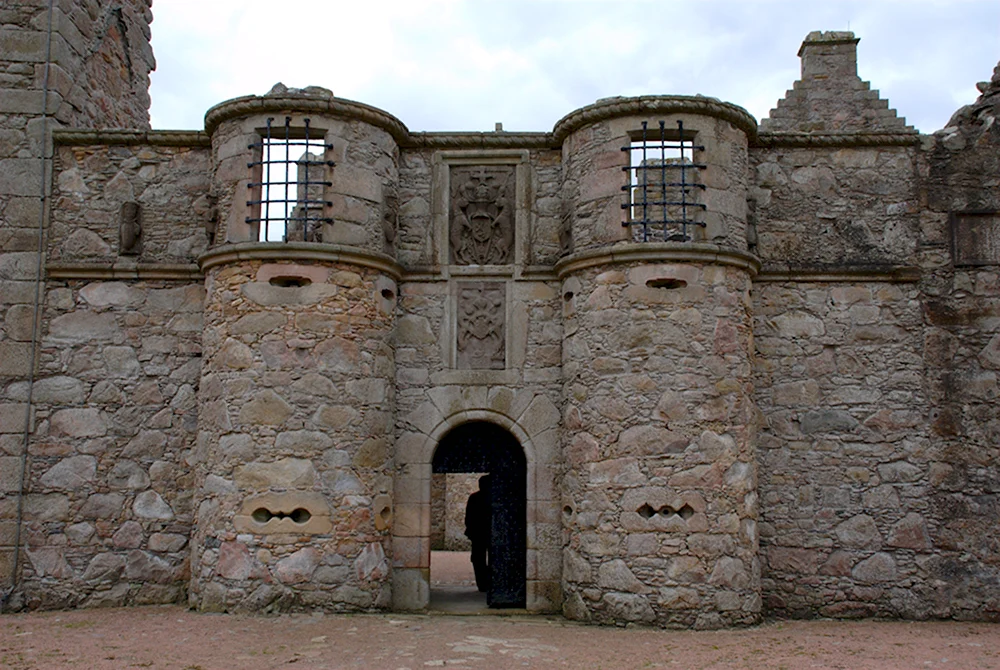 Замок ворота древняя Шотланди