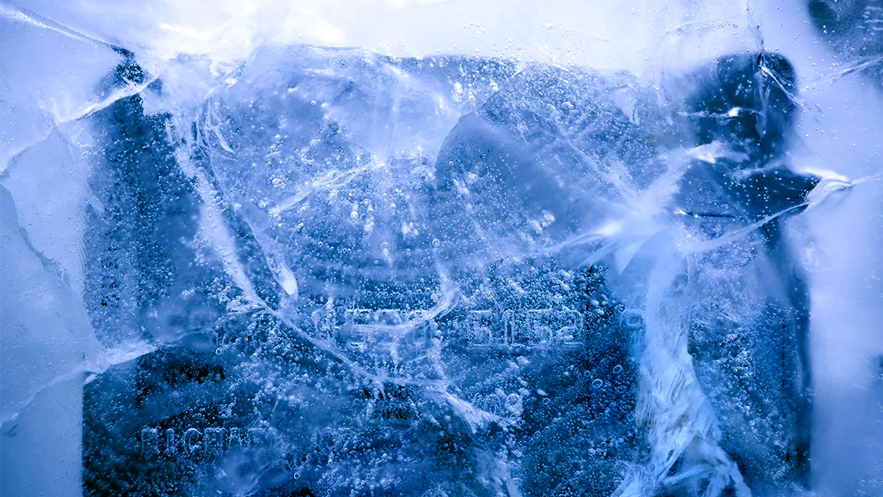 Замороженная поверхность