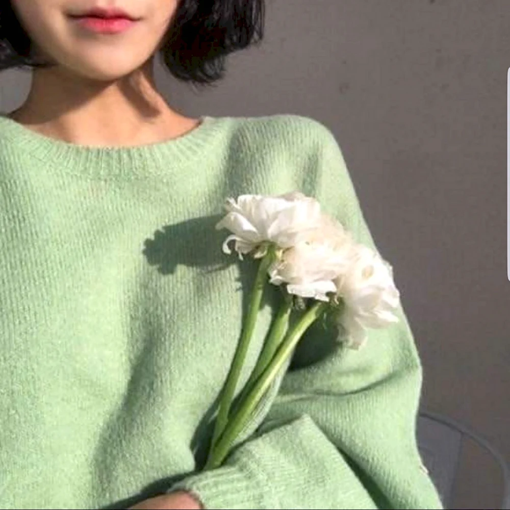 Зеленый свитер Эстетика