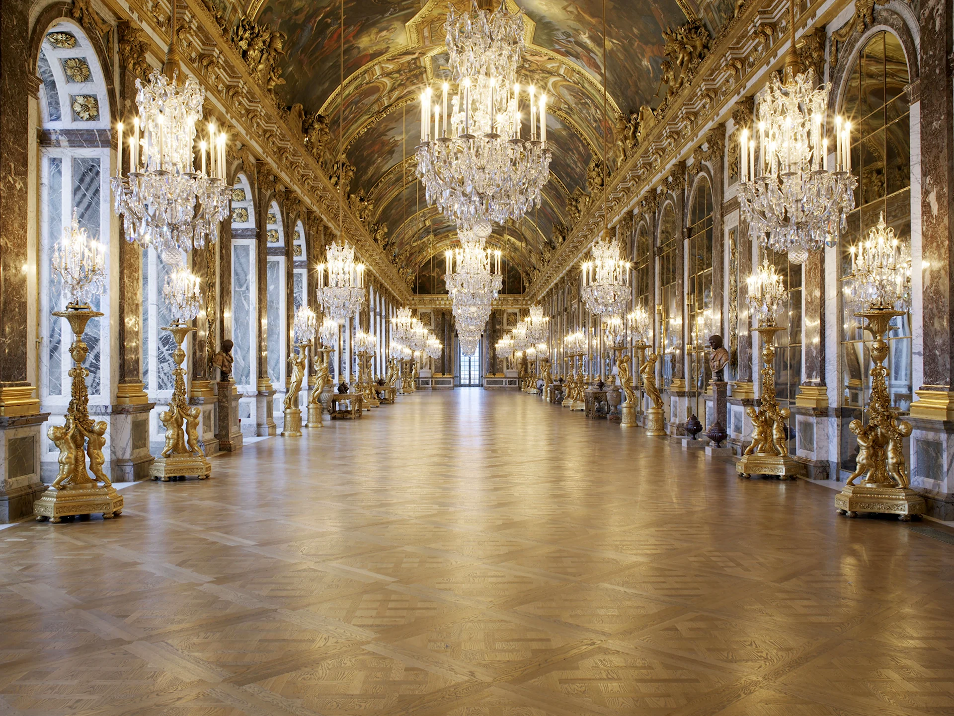 Зеркальная галерея Версальского дворца