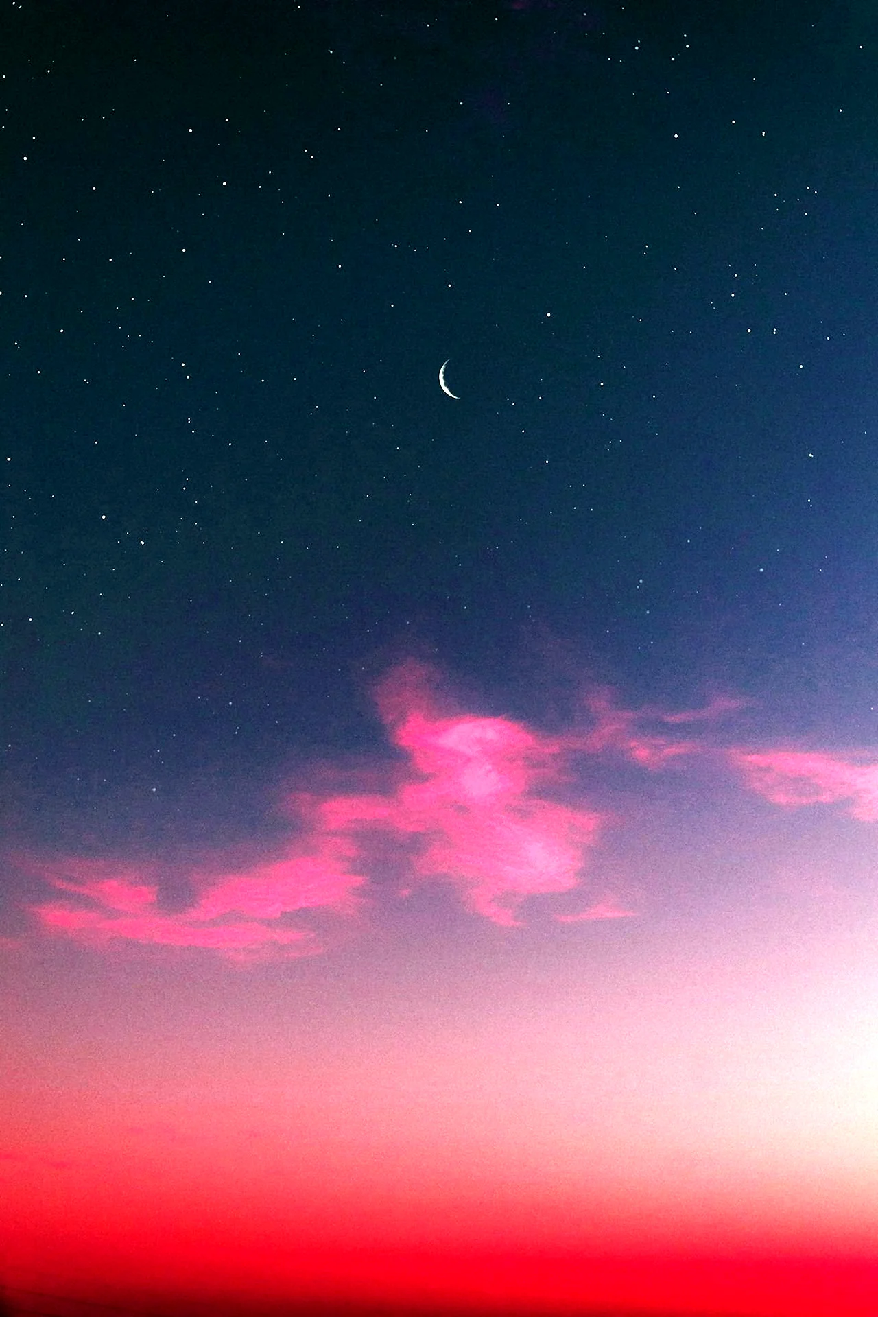 Звёздное небо с розывыми облаками